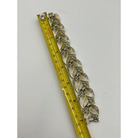 Vintage Signed LISNER Wide Gold Tone Bracelet Leaves Designed Brushed Textured - Picture 6 of 7